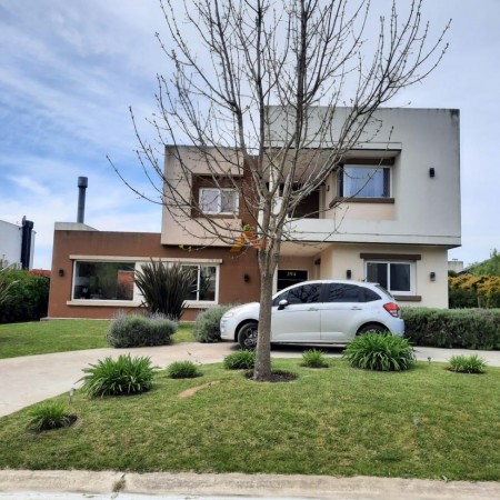 Casa 5 amb con piscina estilo moderno. Arenas del Sur