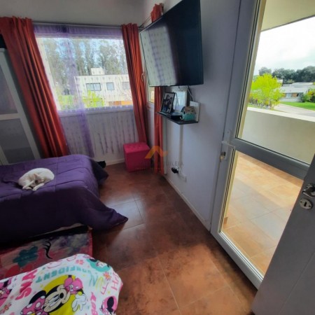 Casa 5 amb con piscina estilo moderno. Arenas del Sur