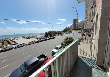 4 ambientes con dependencia, primera linea frente al mar 