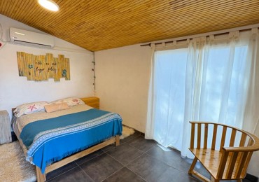 Alquiler 24 meses PH monoambiente con entrada de auto y patio propio. Zona Colinas P. Ramos