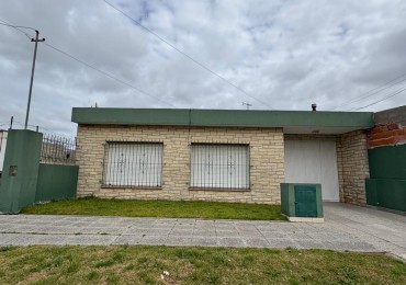 ALQUILER 24 MESES Casa 3 amb c/ parque y cochera, barrio Juramento