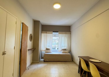 Monoambiente al frente, zona Plaza Colon 