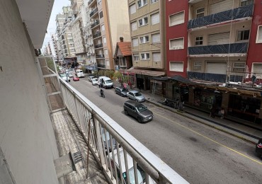 2 ambientes al frente c/ balcon corrido, zona Centro 