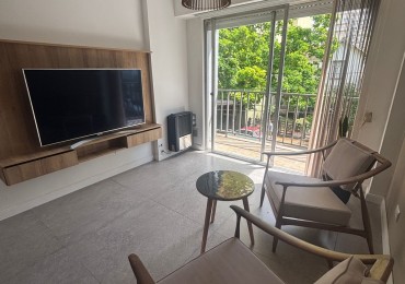 2 ambientes con escritorio, balcon a la calle, zona Guemes 